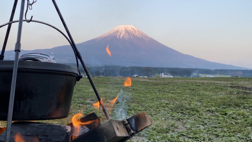 夕暮れと焚き火