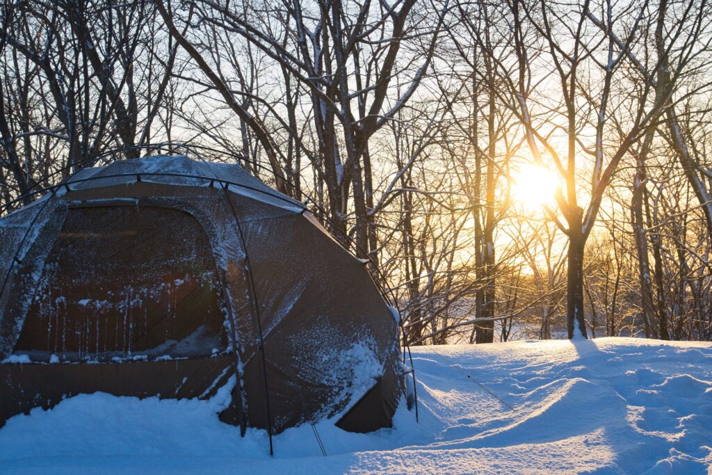 雪中キャンプと朝日