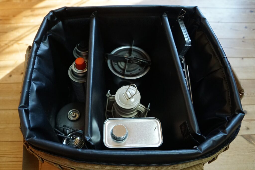 ギアを収納したWAQ SOFT COOLERBOX
